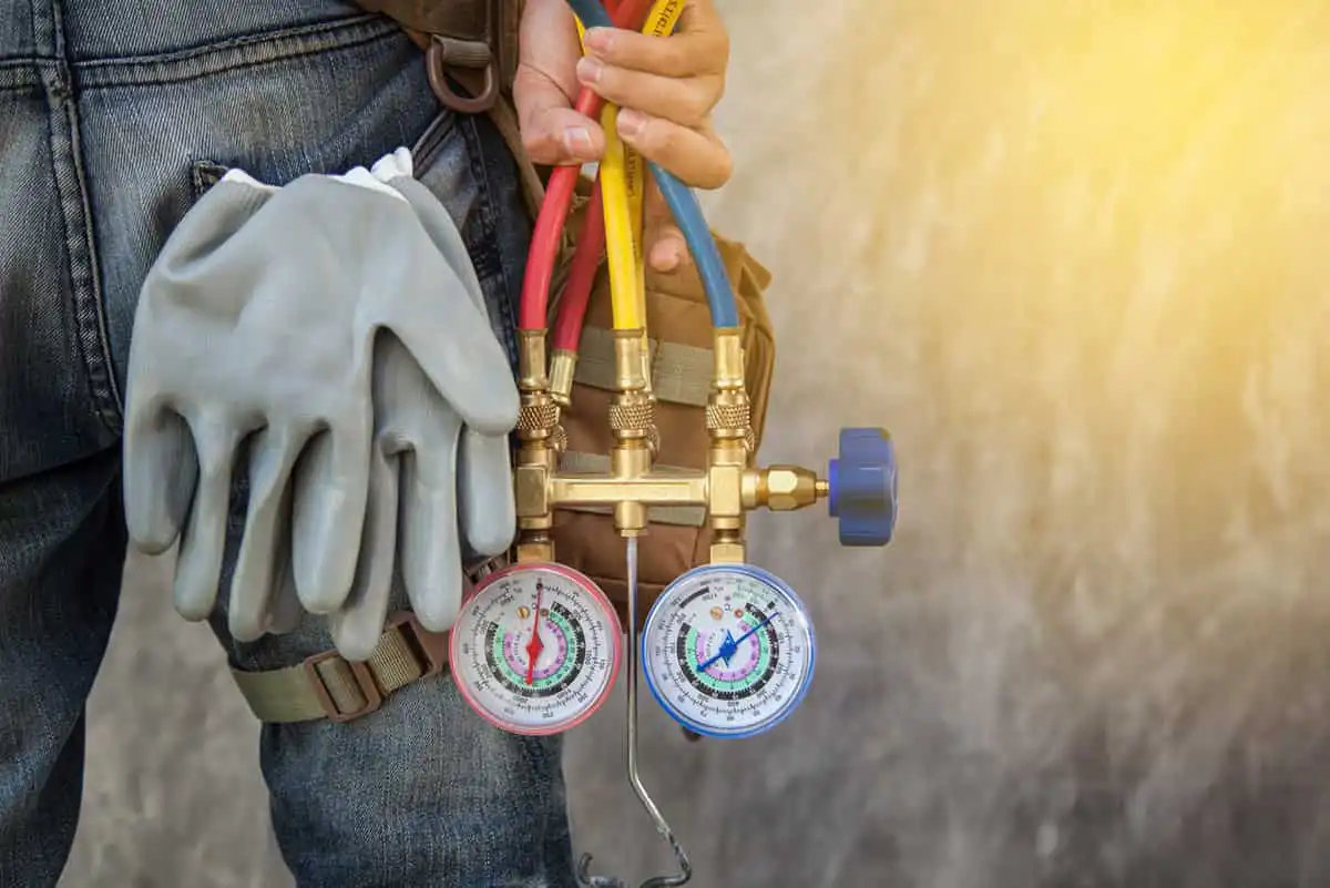AC repair technician St. Louis
